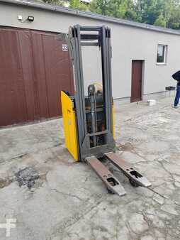 Gerbeurs à conducteur porté assis 2018  Jungheinrich ESC214z initial lift (5)
