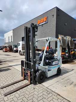 Diesel Forklifts 2015  Unicarriers Y1D1A18Q (1)