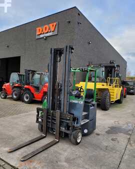 Carretilla de 4 vías 2011 Combilift C3000CB (1)