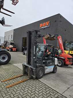 Carretilla elevadora diésel 2019 Unicarriers YG1D2A30Q (2)