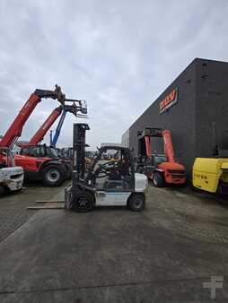 Dieselstapler 2019  Unicarriers YG1D2A30Q (3)