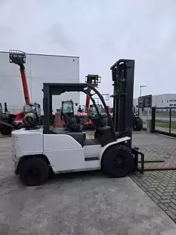 Chariots élévateurs GPL 2012  Unicarriers GX 45 (5)