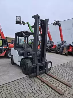 Chariots élévateurs GPL 2012  Unicarriers GX 45 (6)