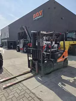 Chariots élévateurs diesel 2016  Doosan D33S-5 (1)