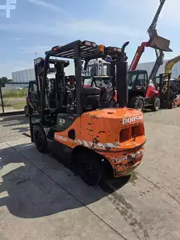 Chariots élévateurs diesel 2016  Doosan D33S-5 (4)