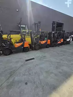 Chariots élévateurs diesel 2019  Doosan D30GP (10)