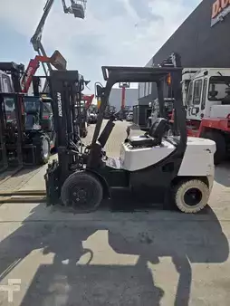Chariots élévateurs diesel 2019  Doosan D30GP (3)