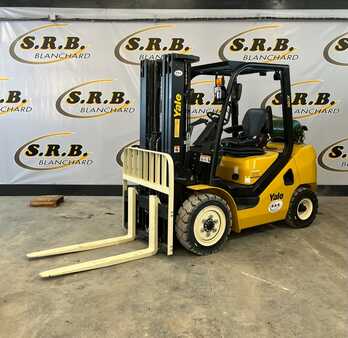 Propane Forklifts 2022  Yale GLP 30 UX (1)