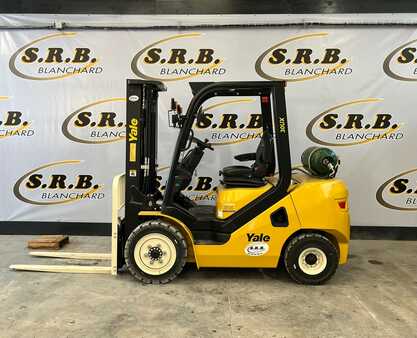 Propane Forklifts 2022  Yale GLP 30 UX (2)