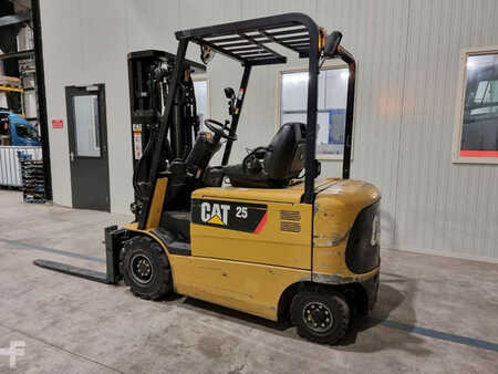 Elektro 4 Rad CAT Lift Trucks EP 25 K PAC
