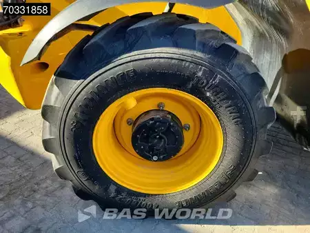 Verreikers (vast) 2022  JCB 540-140 Sway - A/C (22)
