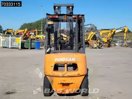 Diesel heftrucks 2015  Doosan D25S -5 MISSING Engine & Seat (5)