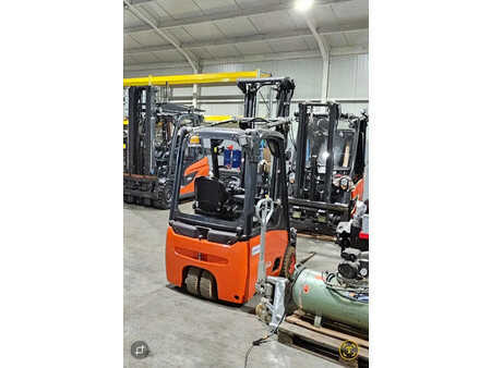 Sähkö - 4 pyör 2012  Linde E16C lwd E16C (1)