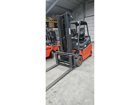 Sähkö - 4 pyör 2001  Linde E30/600 E30/600 (1)