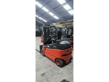 Carrelli elettrici 4 ruote 2001  Linde E30/600 E30/600 (2)