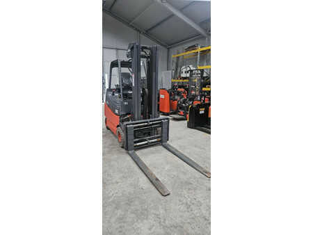 Carrelli elettrici 4 ruote 2001  Linde E30/600 E30/600 (4)