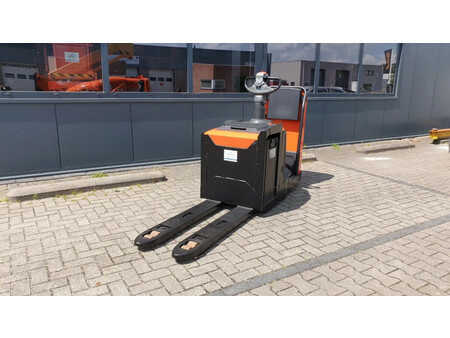 Niederhubwagen 2016  BT LPE200 LPE200 (1)