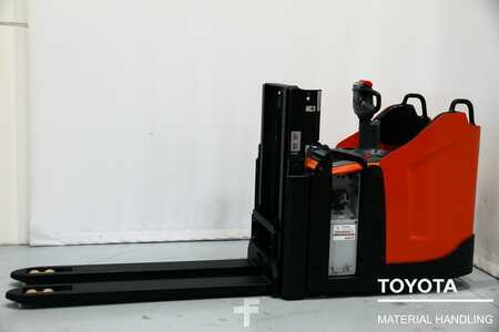 Pallet Stackers 2020  Toyota SPE200D (1)