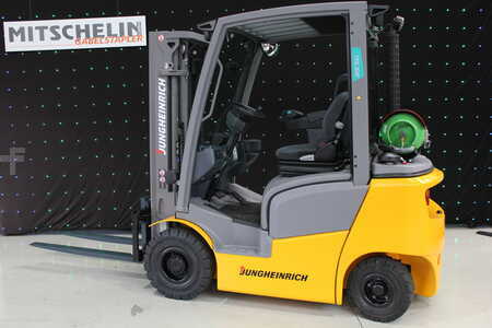 Treibgasstapler 2019  Jungheinrich TFG 320 440 DZ (REP034) (1)