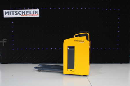 Transpalettes à conducteur porté 2011  Jungheinrich ESE 220 (REP012) (1)