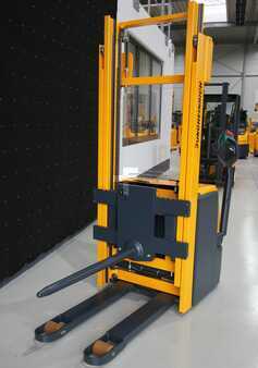 Pallestabler 2013  Jungheinrich EJC 214 290ZT mit Dorn / Sonderbau (EHH340) (2)