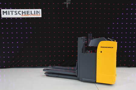 Stoccatori uomo seduto 2010  Jungheinrich ESD 120  166ZT / Doppelstockfunktion / Batterie NEU (EK342) (1)