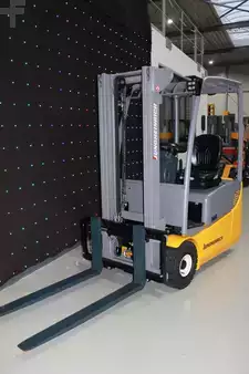 Elektromos 3 kerekű 2016  Jungheinrich EFG 113  SP 300ZT  (ED480) (4)