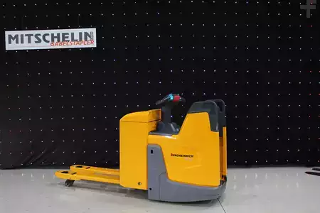 Electric Pallet Trucks 2020  Jungheinrich ERE 225 f. P. mit fester Standplattform  (EK369) (1)