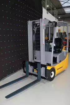 Elektro 3 Rad 2016  Jungheinrich EFG 113  SP 300ZT  (ED480) (4)