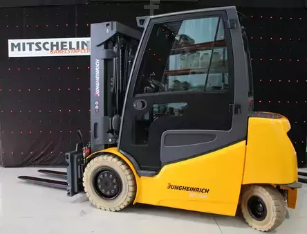 Elektro čtyřkolový VZV 2015  Jungheinrich EFG 540k 485DZ  (REP027) (1)