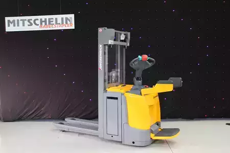 Wózek wysokiego podnoszenia 2015  Jungheinrich ERC 212z 430 DZ m. Radarmhub  / Batterie NEU (EHH372) (1)