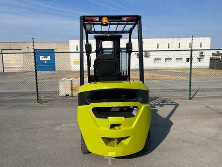 Diesel Forklifts 2023  Clark GTS25 (16)