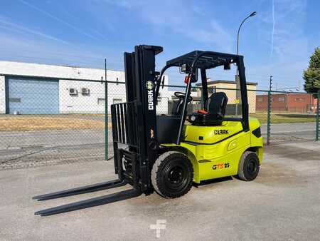 Diesel heftrucks 2023  Clark GTS25 (4)