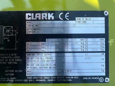 Chariot élévateur diesel 2023  Clark GTS25 (9)