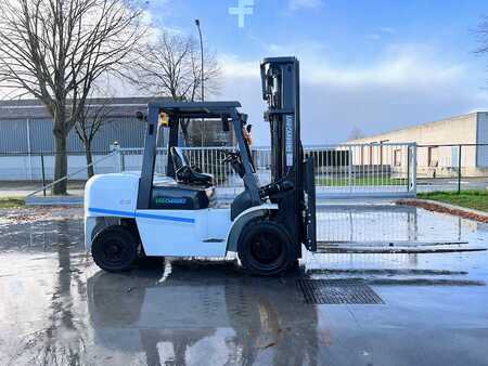 Diesel Forklifts 2019  Nissan D1F5F45U (10)