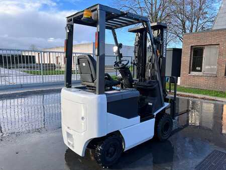 El truck - 4 hjulet 2019  Nissan J1B1L5U (10)