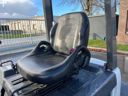 Chariot 4 roues électrique 2019  Nissan J1B1L5U (15)