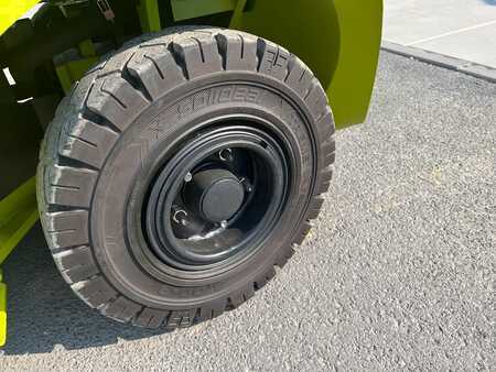 Carrelli elevatori diesel 2023  Clark GTS25 (17)