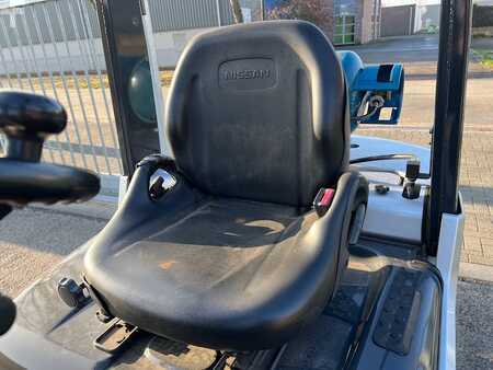 Treibgasstapler 2014  Nissan P1F2A25 (12)