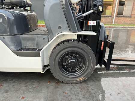 Wózki widłowe diesel 2017  Unicarriers FHD20T5 (11)