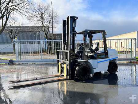 Wózki widłowe diesel 2019  Nissan D1F5F45U (4)