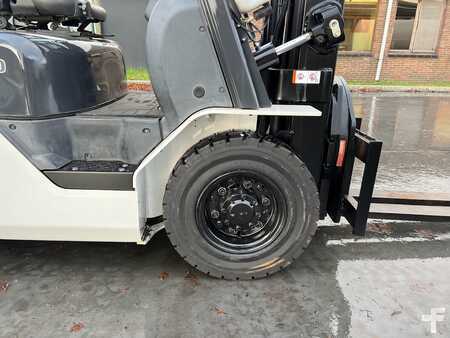 Diesel gaffeltruck 2017  Unicarriers FHD20T5 (11)