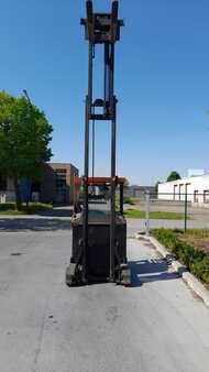 Carretilla retráctil 2015  BT RRE 140 (12)