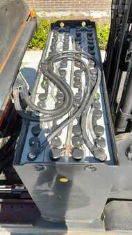 Carretilla retráctil 2015  BT RRE 140 (9)