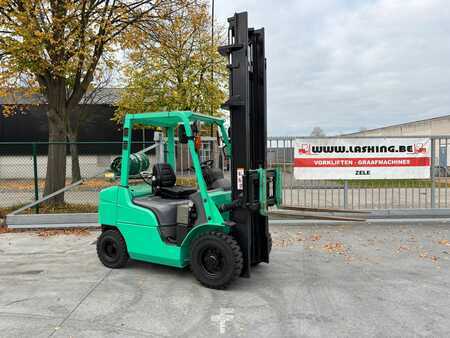 Carretilla elevadora GLP 2013  Mitsubishi FGE25-F17D (7)