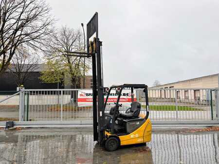 Eléctrica de 3 ruedas 2010 Komatsu FB18M12 (1)