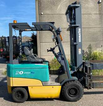 Eléctrica de 4 ruedas - Komatsu FB20EX11 (3)