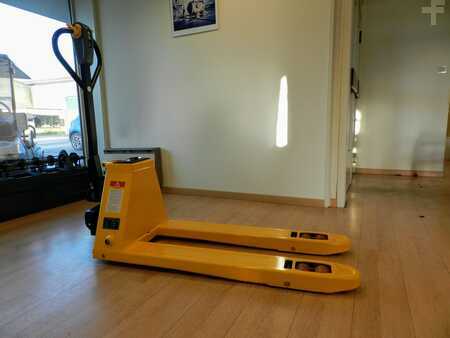 Transpaleta eléctrica 2025  Staxx Staxx EPT20H (1)