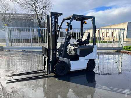 El Truck - 4-hjul 2019  Nissan J1B1L5U (1)