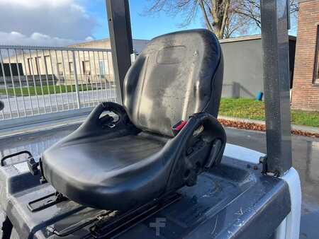 El Truck - 4-hjul 2019  Nissan J1B1L5U (15)